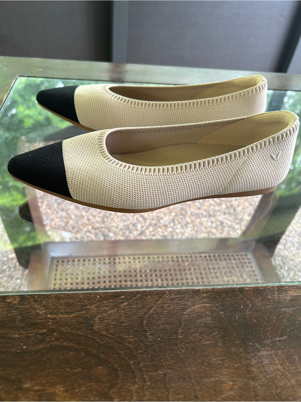 VIVAIA Two-Tone Knit Pointed Toe Flats in Cream and Black - Picture 5 of 5
